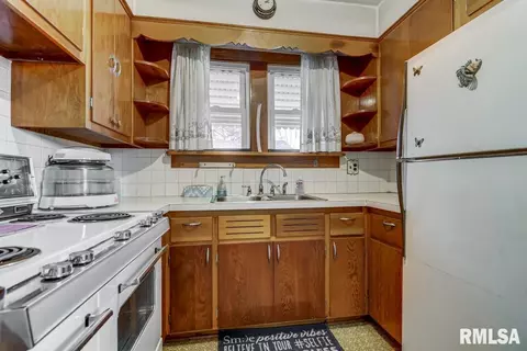 813 E Stanford Ave, Springfield, IL 62703 photo 10