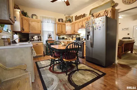 1230 N 3rd St, Springfield, IL 62702 photo 7