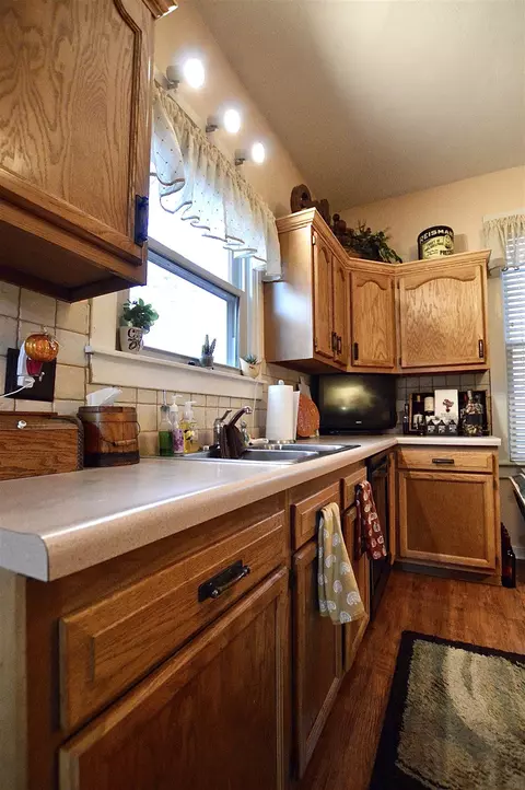 1230 N 3rd St, Springfield, IL 62702 photo 8