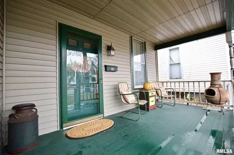 1230 N 3rd St, Springfield, IL 62702 photo 2