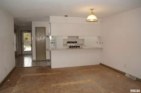329 Bellerive Rd, Springfield, IL 62704 photo 3