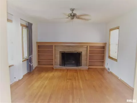 2121 S Walnut, Springfield, IL 62704 photo 2