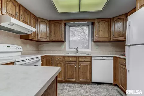 205 Nottingham Rd, Springfield, IL 62704 photo 6