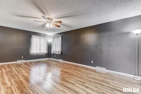 205 Nottingham Rd, Springfield, IL 62704 photo 4