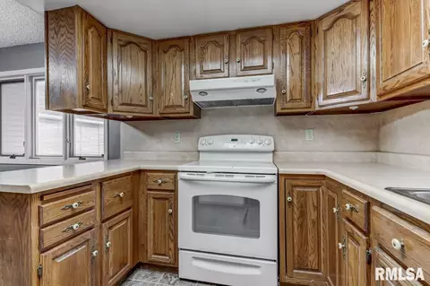 205 Nottingham Rd, Springfield, IL 62704 photo 8