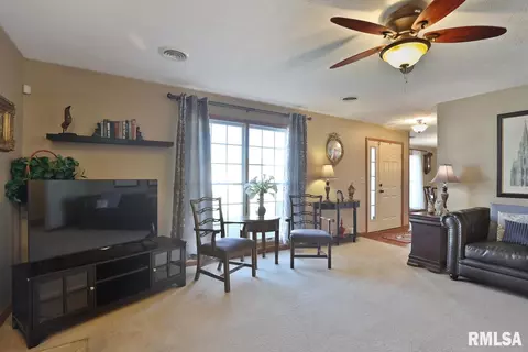 104 Verona Dr, Springfield, IL 62703 photo 3
