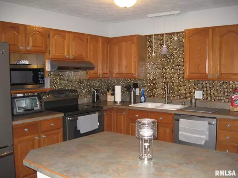 4509 Venetian Dr, Springfield, IL 62703 photo 3