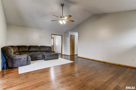 1201 Dani Ln, Springfield, IL 62712 photo 8