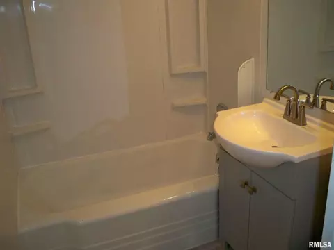 5 W Grand Ct, Springfield, IL 62704 photo 15