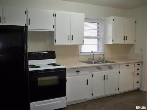 5 W Grand Ct, Springfield, IL 62704 photo 3