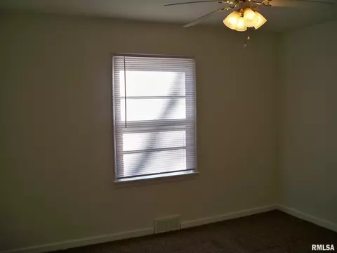 5 W Grand Ct, Springfield, IL 62704 photo 11