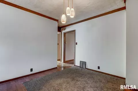 3104 S 4th St, Springfield, IL 62703 photo 6