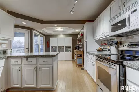 3725 Carney Blvd, Springfield, IL 62712 photo 8