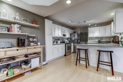 3725 Carney Blvd, Springfield, IL 62712 photo 10