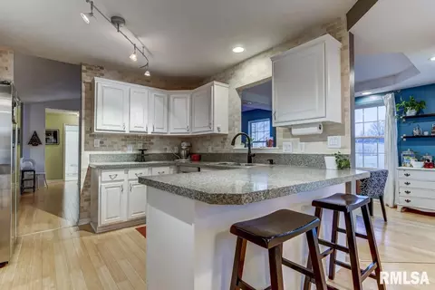 3725 Carney Blvd, Springfield, IL 62712 photo 4