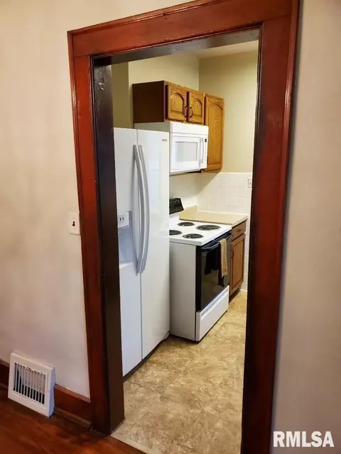 1319 N 2nd St S, Springfield, IL 62702 photo 8