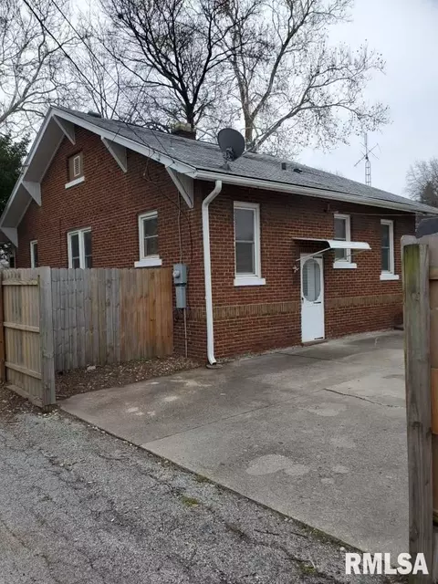 1319 N 2nd St S, Springfield, IL 62702 photo 18