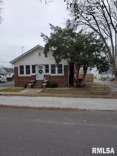 1319 N 2nd St S, Springfield, IL 62702 photo 2