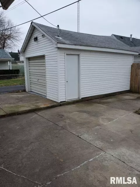 1319 N 2nd St S, Springfield, IL 62702 photo 17