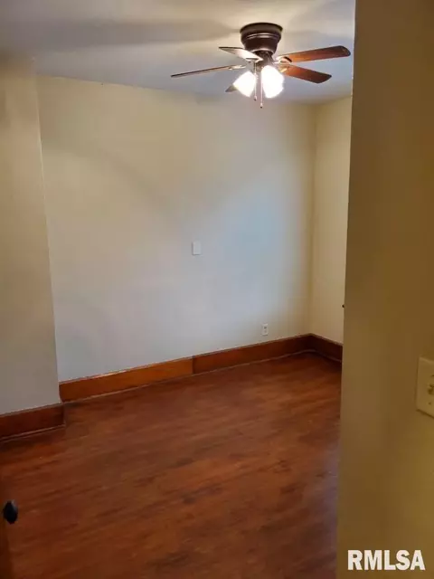 1319 N 2nd St S, Springfield, IL 62702 photo 9