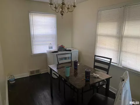 317 E Oak St, Springfield, IL 62703 photo 5