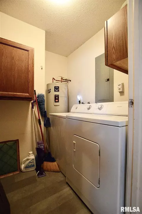 233 Bristol Dr, Springfield, IL 62702 photo 13