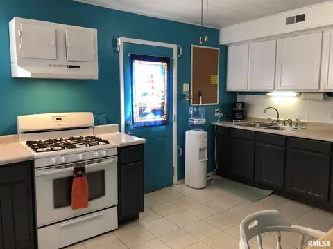 952 N Ohio St, Springfield, IL 62702 photo 3