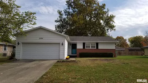 2704 Delaware Dr, Springfield, IL 62702 photo 1
