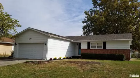 2704 Delaware Dr, Springfield, IL 62702 photo 2