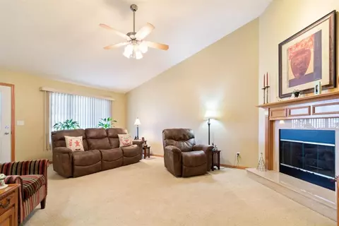 4406 Castle Pines Dr, Springfield, IL 62711 photo 3