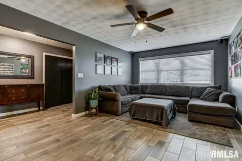 1 Royal Rd, Springfield, IL 62702 photo 5