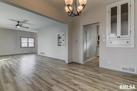 167 N Illinois St, Springfield, IL 62702 photo 6