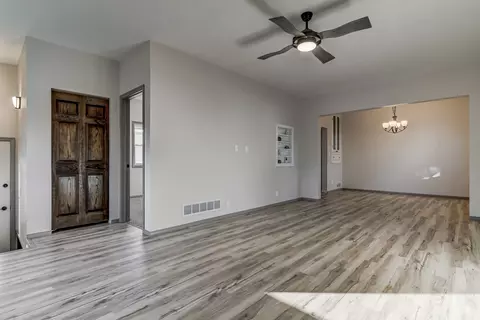 167 N Illinois St, Springfield, IL 62702 photo 4