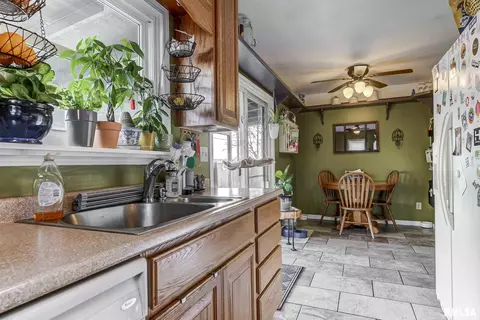 3916 Marie Dr, Springfield, IL 62707 photo 9