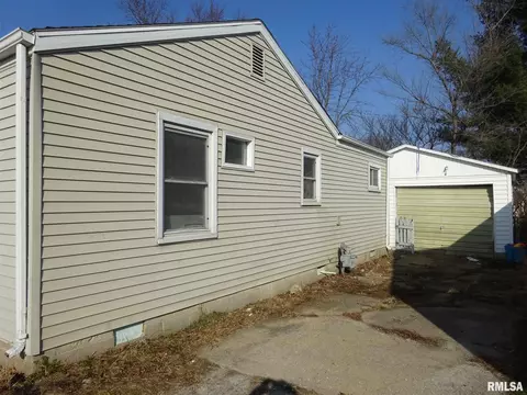 305 Farley St, Springfield, IL 62703 photo 2