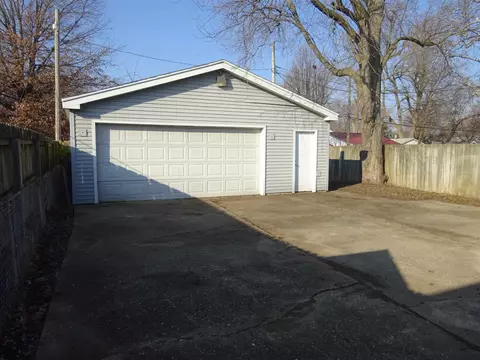 2829 S Walnut St, Springfield, IL 62704 photo 10