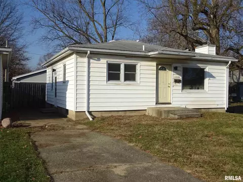 2829 S Walnut St, Springfield, IL 62704 photo 1