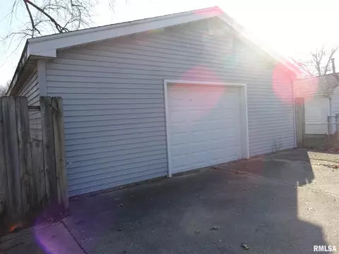 2829 S Walnut St, Springfield, IL 62704 photo 12