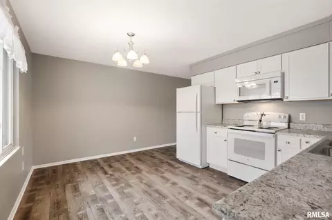 3404 S Spring St, Springfield, IL 62703 photo 6