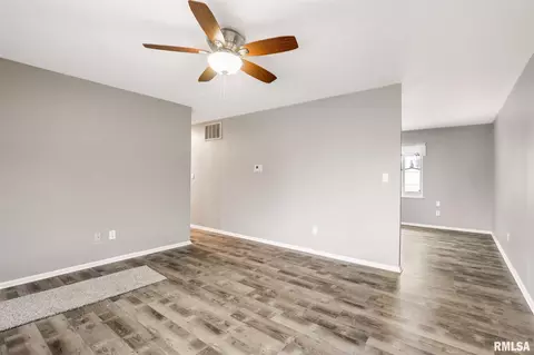 3404 S Spring St, Springfield, IL 62703 photo 4
