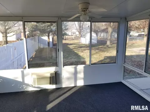 113 E Main St, Thayer, IL 62689 photo 22