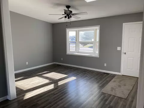 113 E Main St, Thayer, IL 62689 photo 8