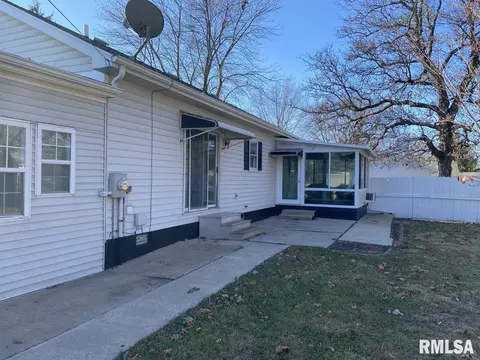 113 E Main St, Thayer, IL 62689 photo 25
