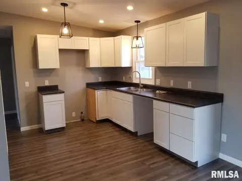 113 E Main St, Thayer, IL 62689 photo 14