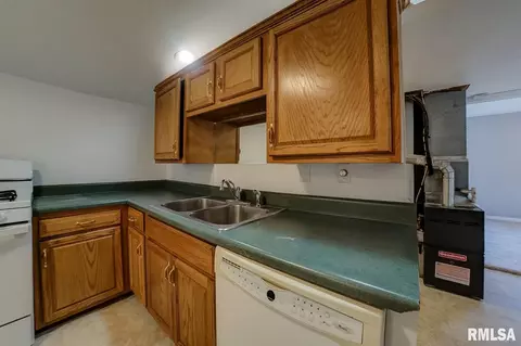 722 Patton Ave, Springfield, IL 62702 photo 12