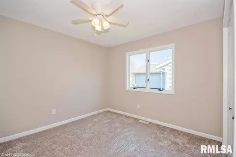 3008 Sutherland Rd, Springfield, IL 62702 photo 8
