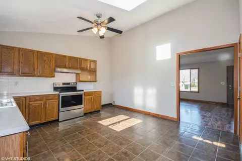 3008 Sutherland Rd, Springfield, IL 62702 photo 5