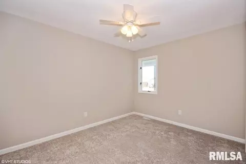 3008 Sutherland Rd, Springfield, IL 62702 photo 10