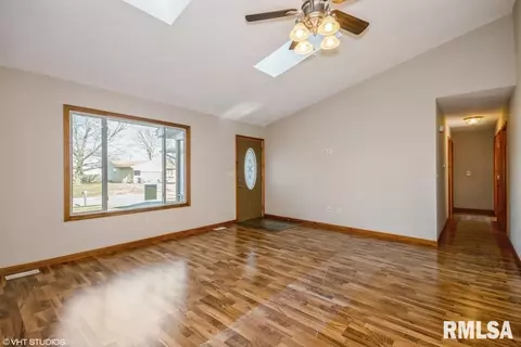 3008 Sutherland Rd, Springfield, IL 62702 photo 3