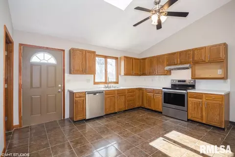 3008 Sutherland Rd, Springfield, IL 62702 photo 4